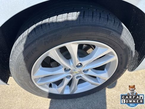 Used 2017 Chevrolet Malibu LT image 9