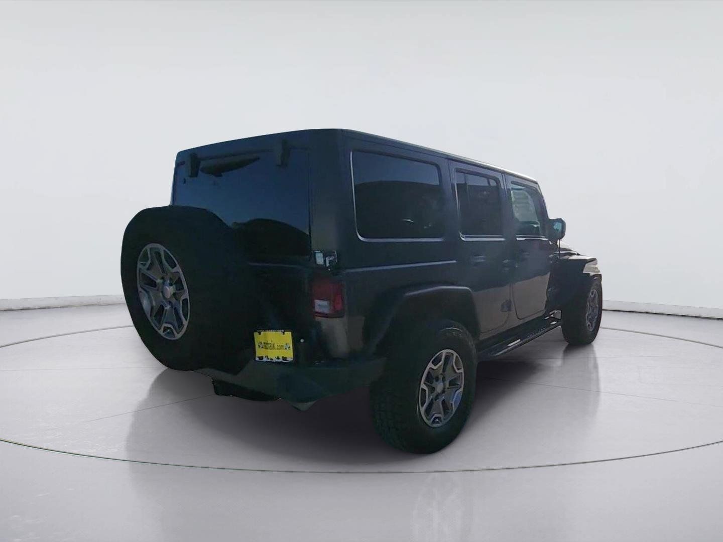 Used 2017 Jeep Wrangler Unlimited Rubicon w/ Connectivity Group AWD/4WD image 8