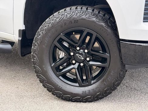 Used 2024 Chevrolet Silverado 1500 LT Trail Boss w/ Convenience Package II image 34