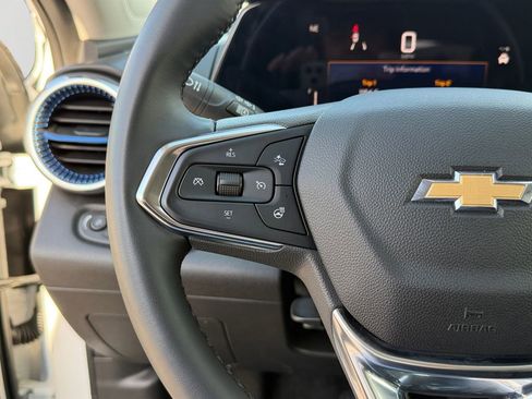 Used 2025 Chevrolet Trax LT w/ LT Convenience Package image 21