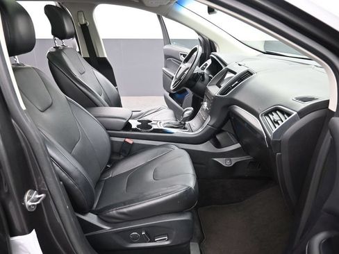 Used 2017 Ford Edge Titanium w/ Equipment Group 301A FWD image 16