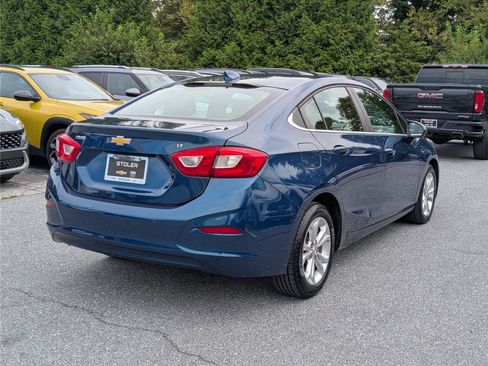 Used 2019 Chevrolet Cruze LT w/ Convenience Package FWD image 5