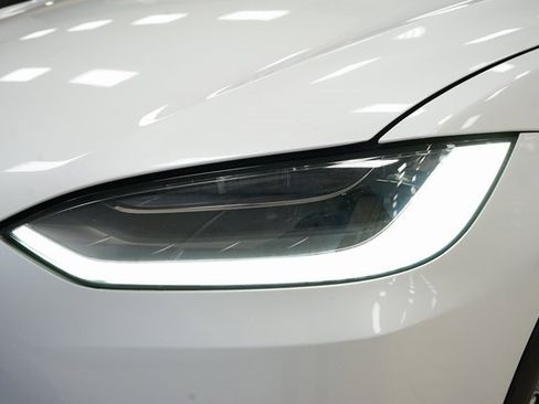 Used 2020 Tesla Model X Long Range image 26