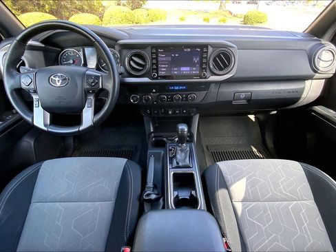 Used 2022 Toyota Tacoma TRD Off-Road w/ Technology Package image 14