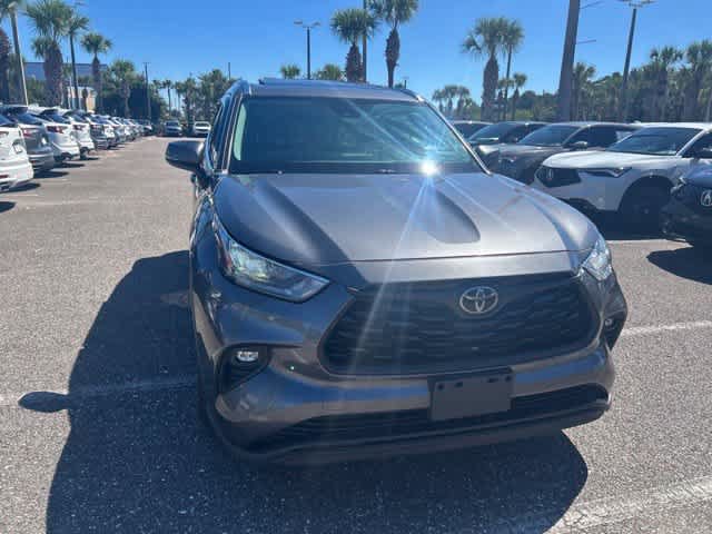 Used 2020 Toyota Highlander XLE FWD image 7