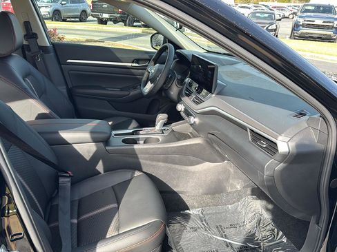 New 2026 Nissan Altima 2.5 SR w/ SR Midnight Edition Package FWD image 10