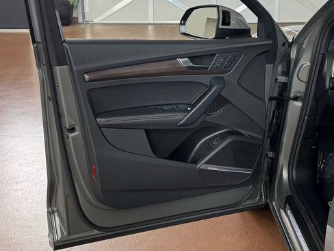 Used 2023 Audi Q5 2.0T Prestige w/ Prestige Package image 16