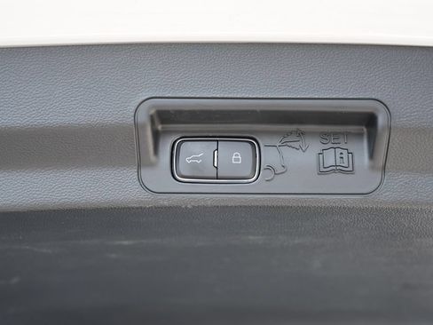 Used 2023 Ford Explorer 4WD image 11