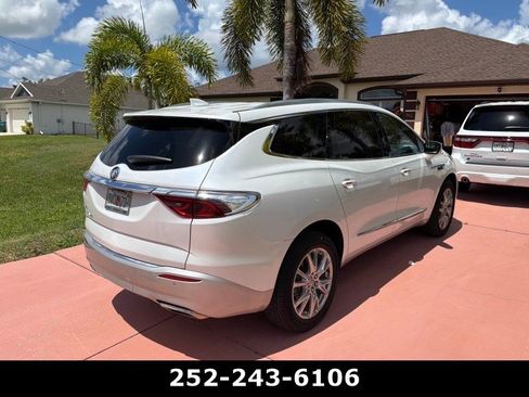Used 2023 Buick Enclave Essence w/ Experience Buick Package FWD image 3