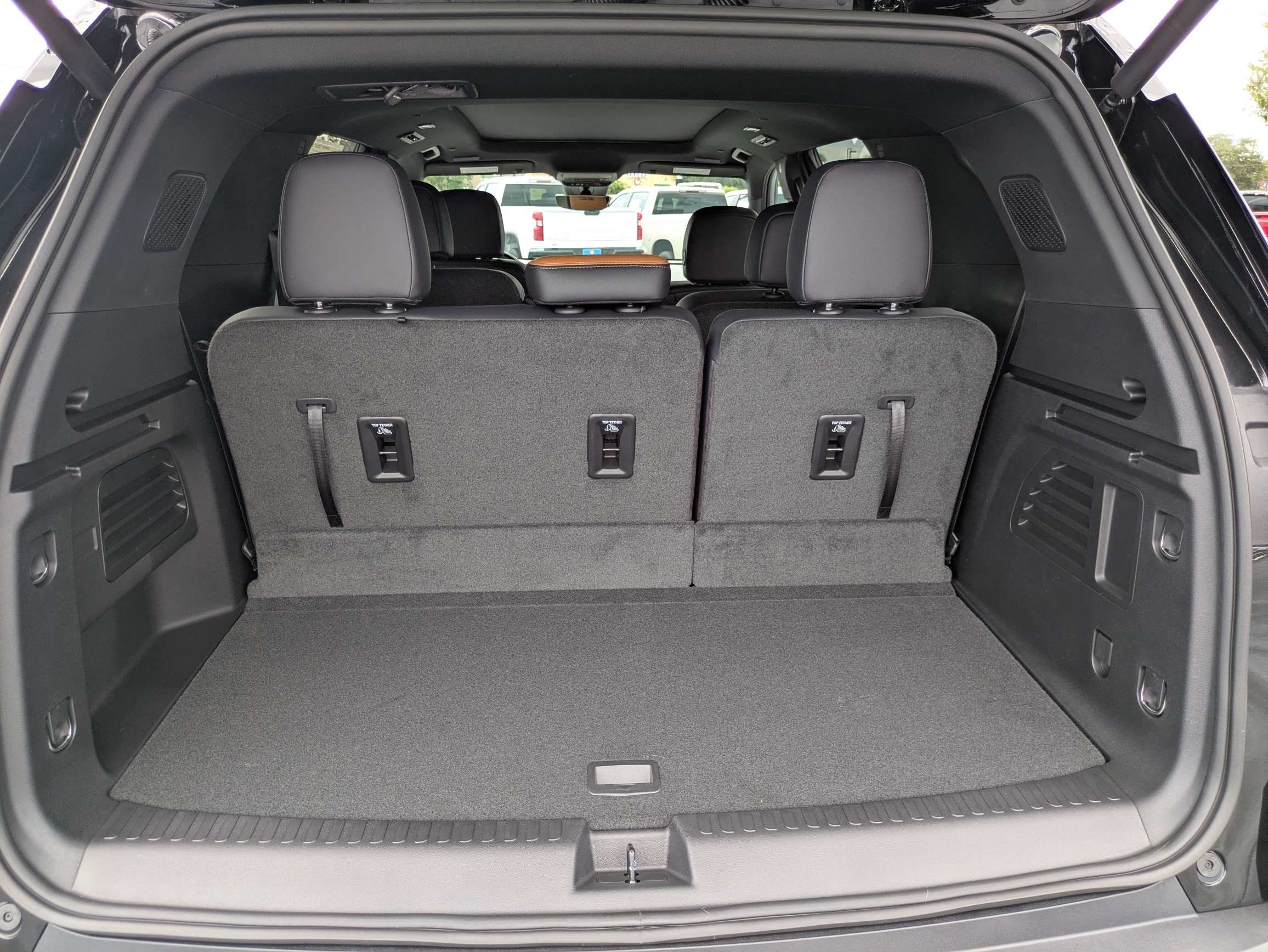 New 2027 Chevrolet Traverse Z71 w/ Enhanced Driving Package AWD/4WD image 7