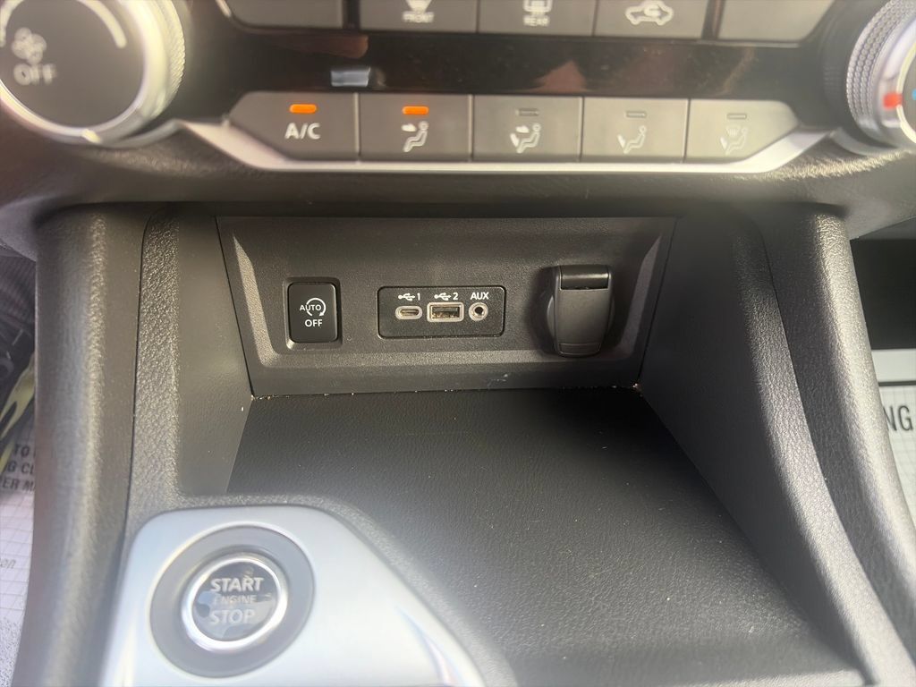 Used 2024 Nissan Sentra SV FWD image 35