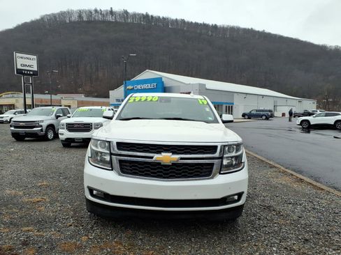 Used 2019 Chevrolet Suburban LT image 2
