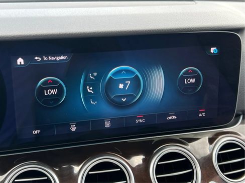 Used 2021 Mercedes-Benz E 450 4MATIC Sedan image 40