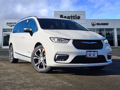 New 2026 Chrysler Pacifica Pinnacle