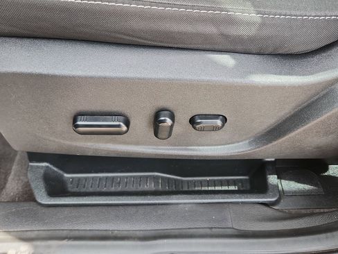 Used 2019 Ford Escape SE image 10