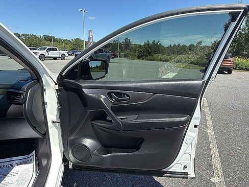 Used 2019 Nissan Rogue Sport S AWD/4WD image 16