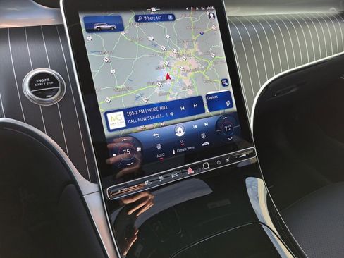 Used 2025 Mercedes-Benz GLC 350e GLC 350e image 13