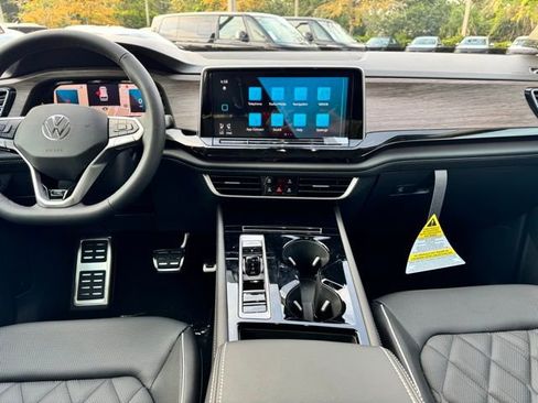 New 2026 Volkswagen Atlas SEL Premium R-Line AWD/4WD image 9