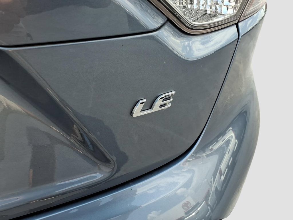 Used 2025 Toyota Corolla LE FWD image 10