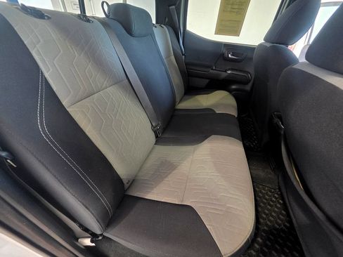 Used 2020 Toyota Tacoma TRD Sport AWD/4WD image 49