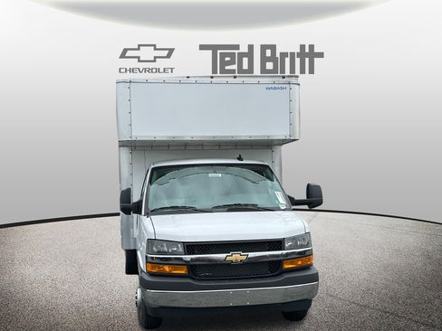 New 2024 Chevrolet Express 4500 Extended w/ Power Convenience Package image 5