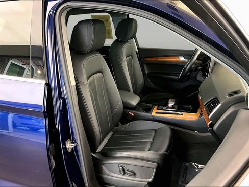 Used 2023 Audi Q5 2.0T Premium w/ Convenience Package AWD/4WD image 9