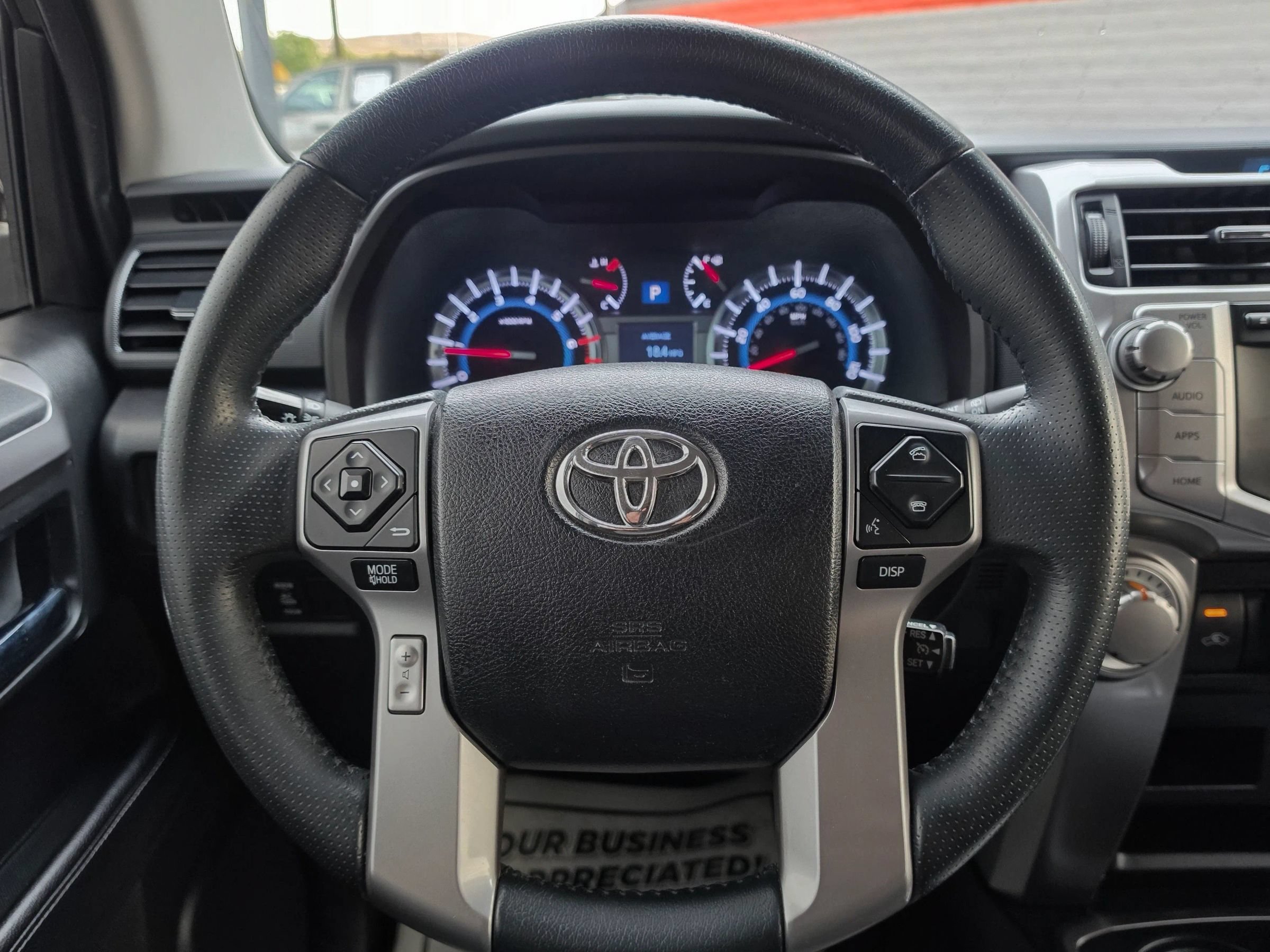 Used 2018 Toyota 4Runner SR5 AWD/4WD image 10