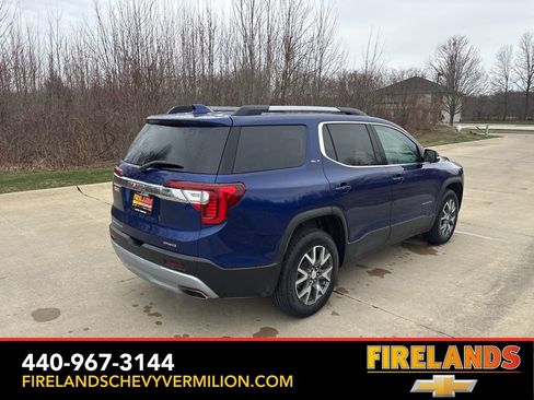 Certified 2023 GMC Acadia SLT w/ Technology Package image 9