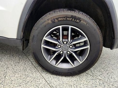 Used 2020 Jeep Grand Cherokee Limited AWD/4WD image 9