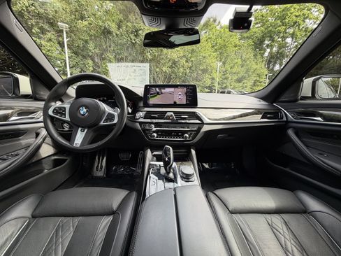 Used 2021 BMW M550i xDrive AWD/4WD image 15