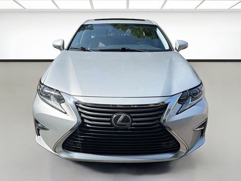Used 2016 Lexus ES 350 w/ Luxury Package w/Wood Trim FWD image 2
