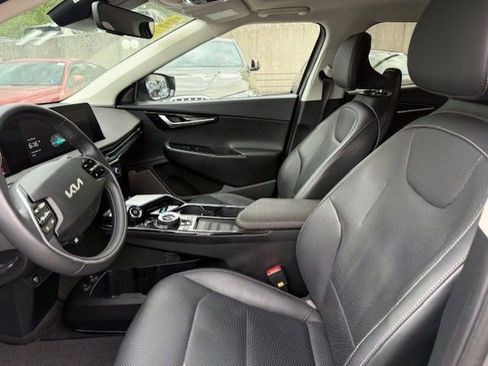 Used 2022 Kia EV6 GT-Line w/ First Edition Package AWD/4WD image 3