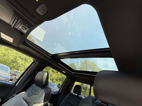 Used 2018 Ford F150 Raptor w/ Equipment Group 802A Luxury AWD/4WD image 29