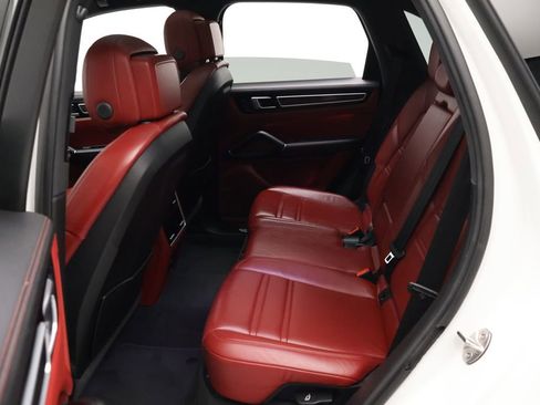 Used 2023 Porsche Cayenne S AWD/4WD image 19