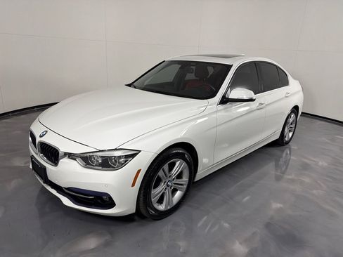 Used 2018 BMW 330i xDrive Sedan w/ Convenience Package AWD/4WD image 9