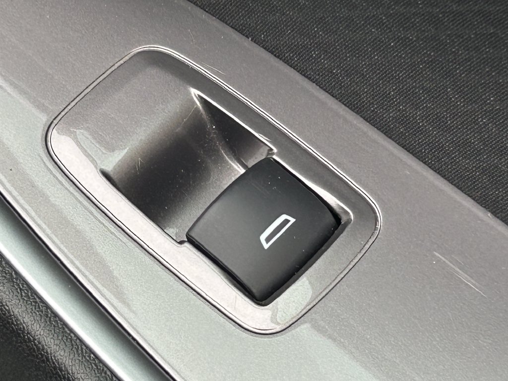 Used 2024 Chevrolet Malibu LT FWD image 32