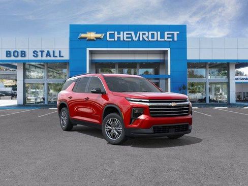 Used 2026 Chevrolet Traverse LT w/ Driver Confidence Package FWD image 1