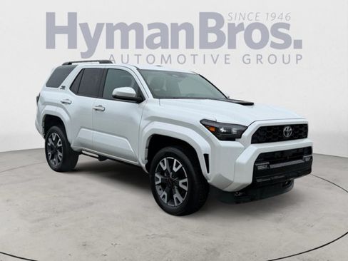 Used 2025 Toyota 4Runner TRD Sport AWD/4WD image 1