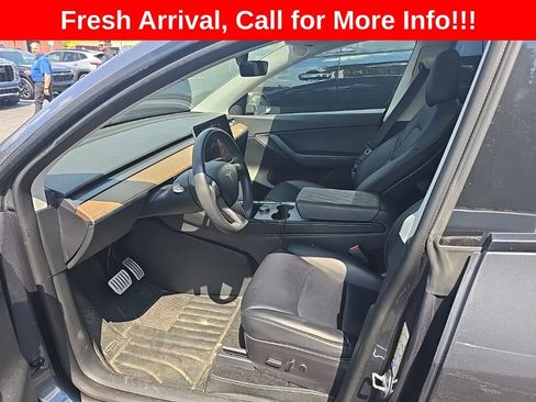 Used 2022 Tesla Model Y Performance AWD/4WD image 9
