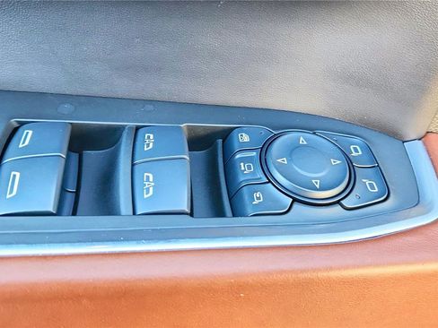 Used 2024 GMC Sierra 2500 Denali Ultimate image 12