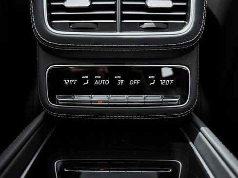 Used 2024 Mercedes-Benz Maybach GLS 600 4MATIC image 57