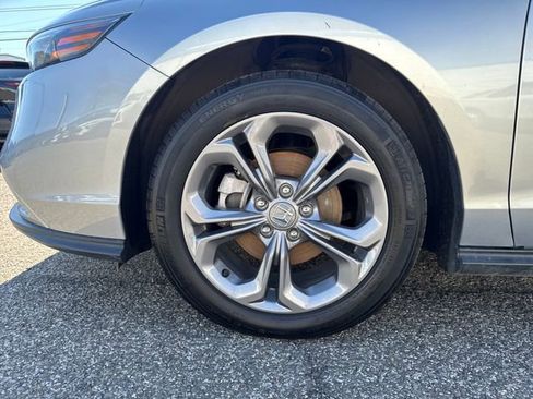 Used 2024 Honda Accord EX image 38