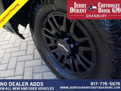 Used 2024 Chevrolet Silverado 2500 ZR2 w/ Technology Package AWD/4WD image 9