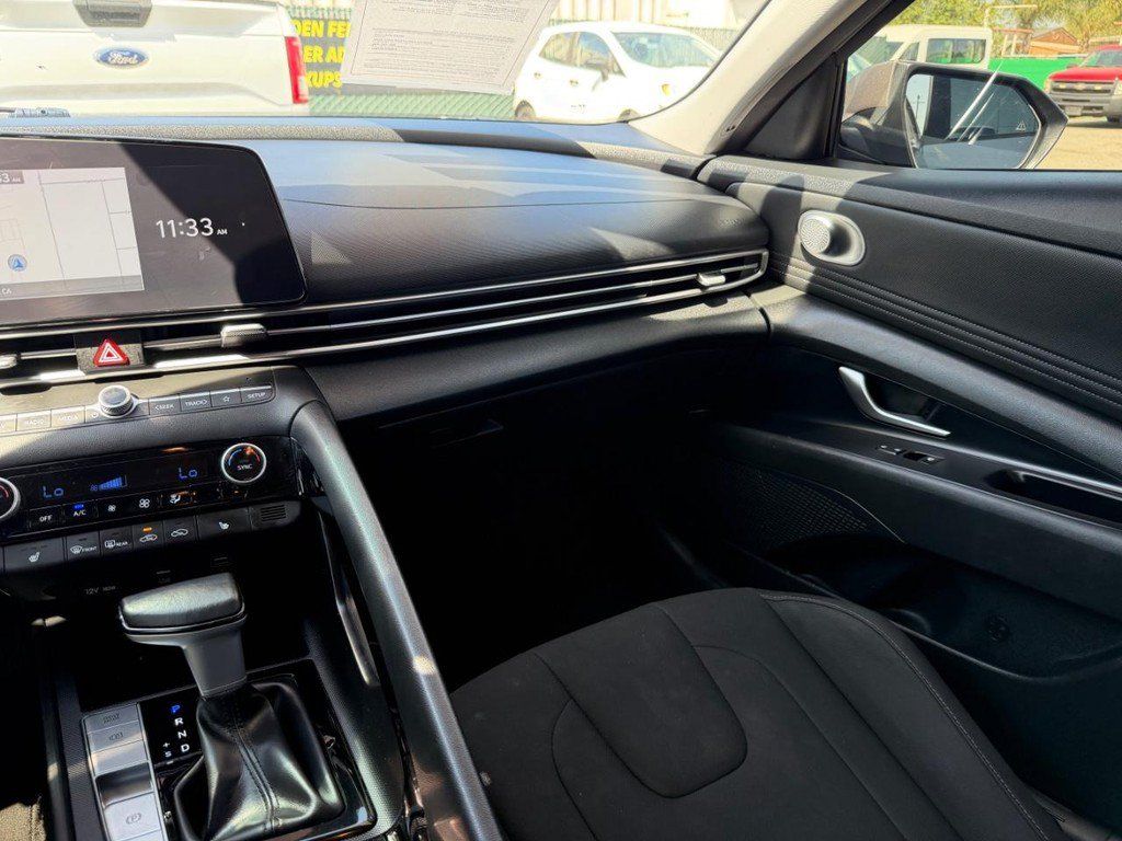 Used 2023 Hyundai Elantra SEL w/ Convenience Package FWD image 26