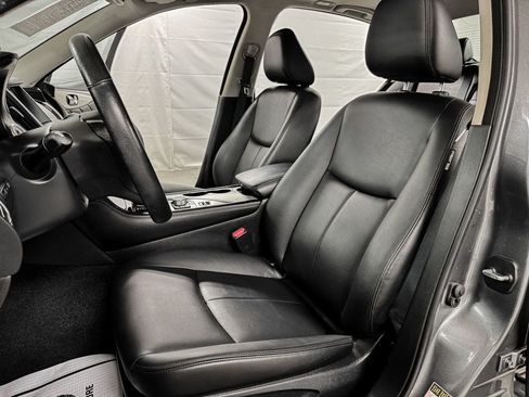 Used 2019 INFINITI Q50 Luxe w/ Essential Package (3.0T Luxe) AWD/4WD image 9