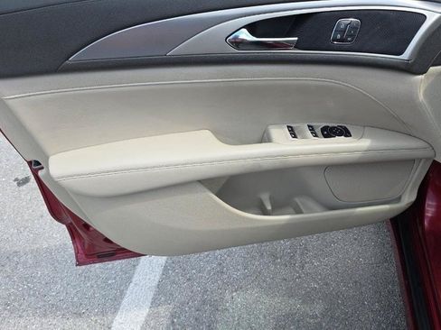 Used 2019 Lincoln MKZ Premiere FWD image 9