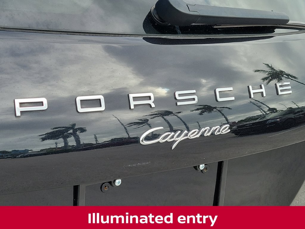Used 2018 Porsche Cayenne Platinum Edition w/ Premium Package AWD/4WD image 14
