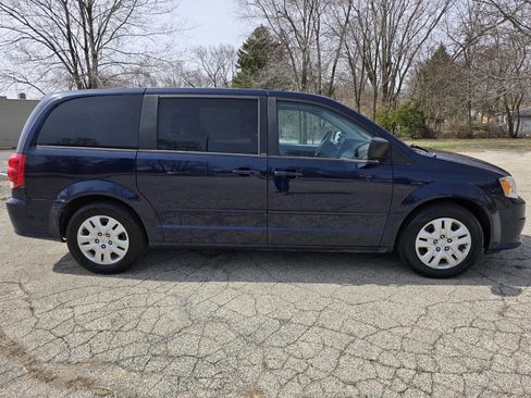 Used 2014 Dodge Grand Caravan SE w/ Quick Order Package 29E SE image 3