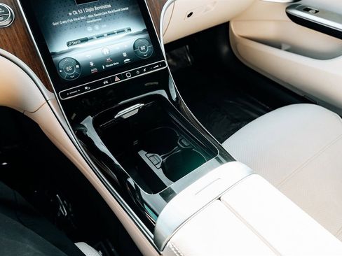 Used 2022 Mercedes-Benz C 300 C 300 image 32