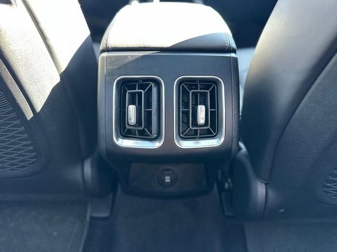 Used 2025 Kia Sorento S w/ Panoramic Sunroof Package image 21